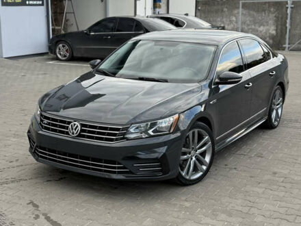 Серый Фольксваген Пассат, объемом двигателя 1.8 л и пробегом 255 тыс. км за 12500 $, фото 1 на Automoto.ua