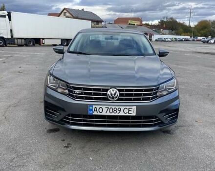 Фольксваген Пассат 2017 в Ужгороде на Automoto.ua Серый Фольксваген Пассат, объемом двигателя 1.8 л и пробегом 125 тыс. км за 13600 $, фото 1 на Automoto.ua