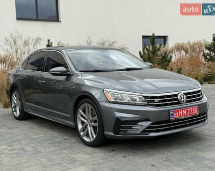 Фольксваген Пассат 2017 в Луцке на Automoto.ua Серый Фольксваген Пассат, объемом двигателя 1.8 л и пробегом 234 тыс. км за 14300 $, фото 1 на Automoto.ua