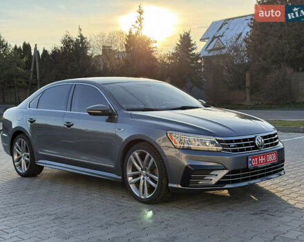 Сірий Фольксваген Пассат, об'ємом двигуна 1.8 л та пробігом 235 тис. км за 13850 $, фото 1 на Automoto.ua