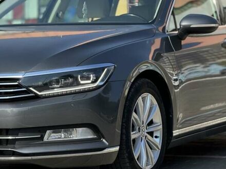 Фольксваген Пассат 2017 у Рожище на Automoto.ua Сірий Фольксваген Пассат, об'ємом двигуна 2 л та пробігом 230 тис. км за 16550 $, фото 1 на Automoto.ua