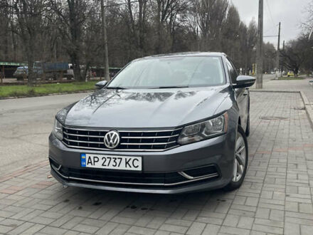 Серый Фольксваген Пассат, объемом двигателя 2 л и пробегом 140 тыс. км за 13999 $, фото 1 на Automoto.ua