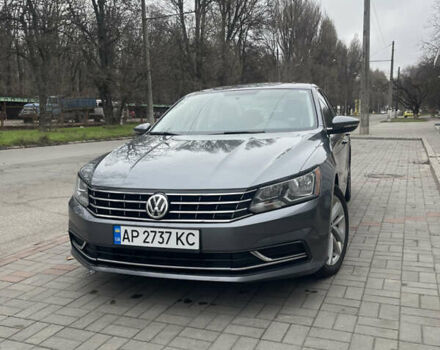 Серый Фольксваген Пассат, объемом двигателя 2 л и пробегом 140 тыс. км за 13999 $, фото 1 на Automoto.ua