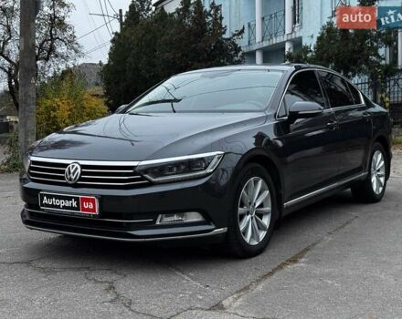 Серый Фольксваген Пассат, объемом двигателя 1.8 л и пробегом 215 тыс. км за 19990 $, фото 1 на Automoto.ua