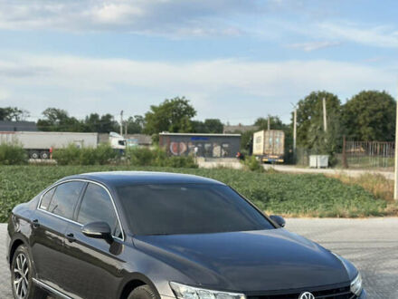 Серый Фольксваген Пассат, объемом двигателя 1.97 л и пробегом 150 тыс. км за 23500 $, фото 1 на Automoto.ua