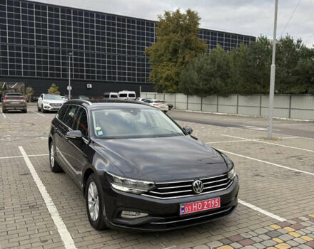 Серый Фольксваген Пассат, объемом двигателя 1.6 л и пробегом 199 тыс. км за 17999 $, фото 1 на Automoto.ua