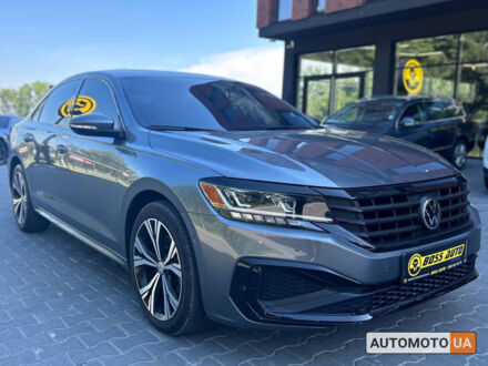 Фольксваген Пассат 2020 у Чернівцях на Automoto.ua Сірий Фольксваген Пассат, об'ємом двигуна 2 л та пробігом 46 тис. км за 21400 $, фото 1 на Automoto.ua