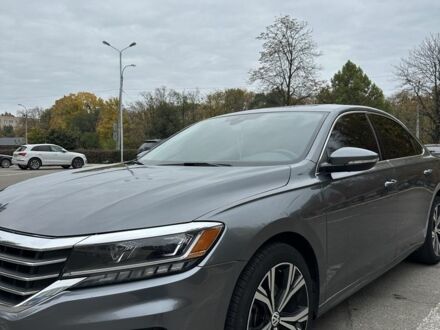 Серый Фольксваген Пассат, объемом двигателя 2 л и пробегом 239 тыс. км за 14999 $, фото 1 на Automoto.ua