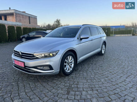 Фольксваген Пассат 2021 в Киеве на Automoto.ua Серый Фольксваген Пассат, объемом двигателя 1.97 л и пробегом 167 тыс. км за 23300 $, фото 1 на Automoto.ua