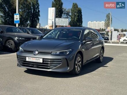 Фольксваген Пассат 2024 в Киеве на Automoto.ua Серый Фольксваген Пассат, объемом двигателя 1.5 л и пробегом 11 тыс. км за 39300 $, фото 1 на Automoto.ua