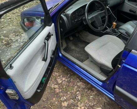 Синий Фольксваген Пассат, объемом двигателя 1.8 л и пробегом 420 тыс. км за 1900 $, фото 1 на Automoto.ua