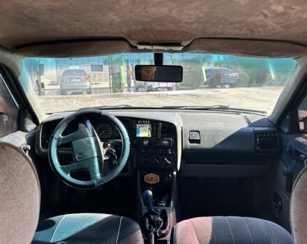 Синий Фольксваген Пассат, объемом двигателя 1.8 л и пробегом 330 тыс. км за 1900 $, фото 4 на Automoto.ua