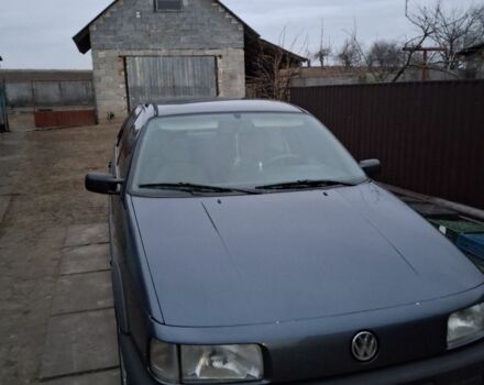 Синий Фольксваген Пассат, объемом двигателя 1.8 л и пробегом 320 тыс. км за 2200 $, фото 1 на Automoto.ua