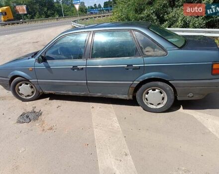 Синий Фольксваген Пассат, объемом двигателя 1.6 л и пробегом 500 тыс. км за 1500 $, фото 1 на Automoto.ua