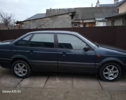 Синий Фольксваген Пассат, объемом двигателя 1.8 л и пробегом 320 тыс. км за 2200 $, фото 5 на Automoto.ua