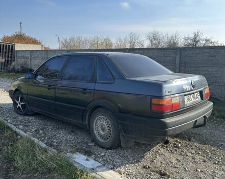 Синий Фольксваген Пассат, объемом двигателя 1.8 л и пробегом 290 тыс. км за 1200 $, фото 1 на Automoto.ua