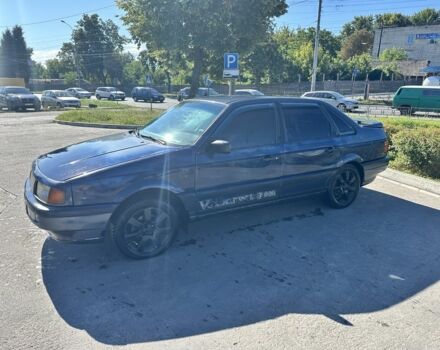 Синий Фольксваген Пассат, объемом двигателя 1.8 л и пробегом 330 тыс. км за 1900 $, фото 2 на Automoto.ua