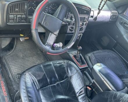 Синий Фольксваген Пассат, объемом двигателя 1.8 л и пробегом 290 тыс. км за 1200 $, фото 6 на Automoto.ua