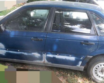 Синій Фольксваген Пассат, об'ємом двигуна 1.8 л та пробігом 274 тис. км за 1800 $, фото 6 на Automoto.ua