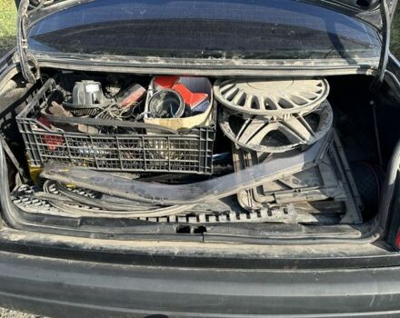 Синий Фольксваген Пассат, объемом двигателя 1.8 л и пробегом 290 тыс. км за 1200 $, фото 4 на Automoto.ua