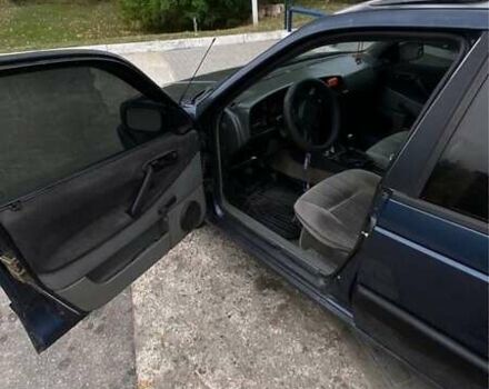 Синій Фольксваген Пассат, об'ємом двигуна 1.8 л та пробігом 270 тис. км за 1900 $, фото 6 на Automoto.ua