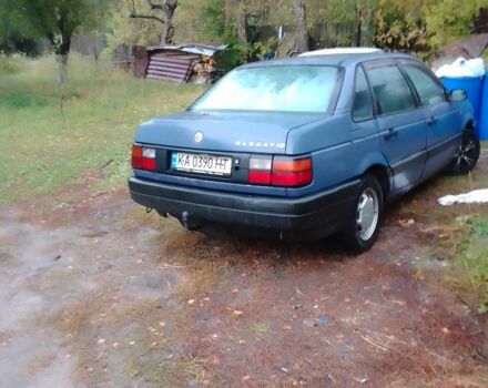 Синій Фольксваген Пассат, об'ємом двигуна 1.8 л та пробігом 300 тис. км за 927 $, фото 2 на Automoto.ua