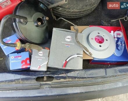 Синий Фольксваген Пассат, объемом двигателя 1.8 л и пробегом 435 тыс. км за 2199 $, фото 28 на Automoto.ua