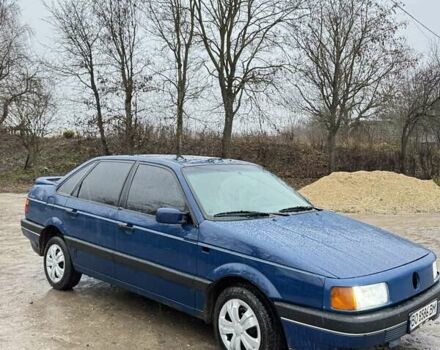 Синий Фольксваген Пассат, объемом двигателя 1.6 л и пробегом 300 тыс. км за 1550 $, фото 1 на Automoto.ua