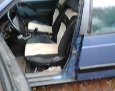 Синій Фольксваген Пассат, об'ємом двигуна 1.8 л та пробігом 300 тис. км за 927 $, фото 3 на Automoto.ua