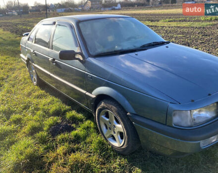 Синий Фольксваген Пассат, объемом двигателя 1.78 л и пробегом 500 тыс. км за 1150 $, фото 1 на Automoto.ua