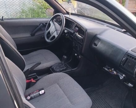 Синий Фольксваген Пассат, объемом двигателя 1.8 л и пробегом 300 тыс. км за 1300 $, фото 2 на Automoto.ua