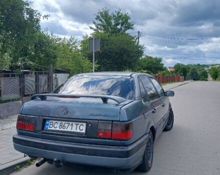 Синий Фольксваген Пассат, объемом двигателя 1.8 л и пробегом 300 тыс. км за 1300 $, фото 1 на Automoto.ua