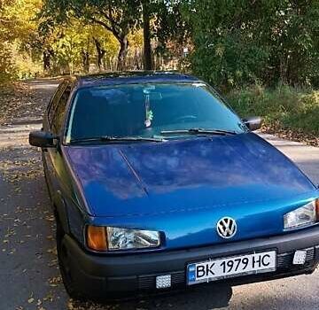 Синий Фольксваген Пассат, объемом двигателя 1.8 л и пробегом 435 тыс. км за 2199 $, фото 16 на Automoto.ua