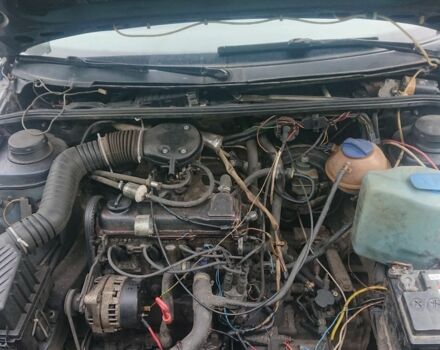 Синий Фольксваген Пассат, объемом двигателя 1.8 л и пробегом 89 тыс. км за 710 $, фото 4 на Automoto.ua