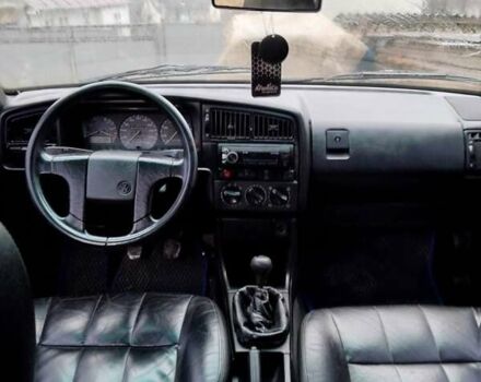 Синий Фольксваген Пассат, объемом двигателя 1.78 л и пробегом 350 тыс. км за 1950 $, фото 6 на Automoto.ua