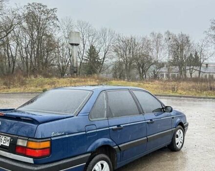 Синий Фольксваген Пассат, объемом двигателя 1.6 л и пробегом 300 тыс. км за 1550 $, фото 3 на Automoto.ua