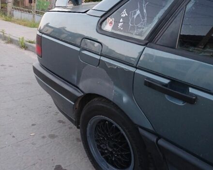 Синий Фольксваген Пассат, объемом двигателя 1.8 л и пробегом 300 тыс. км за 1300 $, фото 4 на Automoto.ua