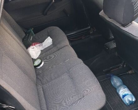 Синий Фольксваген Пассат, объемом двигателя 1.8 л и пробегом 300 тыс. км за 1300 $, фото 3 на Automoto.ua