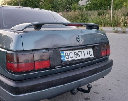 Синий Фольксваген Пассат, объемом двигателя 1.8 л и пробегом 300 тыс. км за 1300 $, фото 6 на Automoto.ua