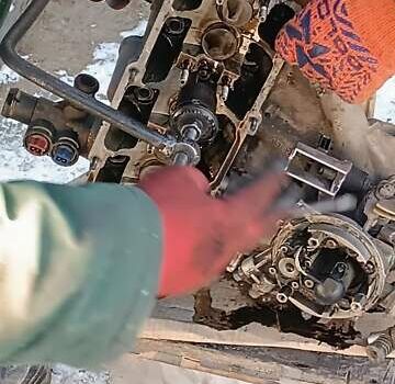 Синий Фольксваген Пассат, объемом двигателя 1.8 л и пробегом 435 тыс. км за 2199 $, фото 35 на Automoto.ua