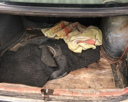 Синий Фольксваген Пассат, объемом двигателя 1.8 л и пробегом 585 тыс. км за 700 $, фото 5 на Automoto.ua