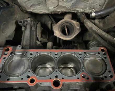 Синій Фольксваген Пассат, об'ємом двигуна 1.8 л та пробігом 320 тис. км за 1100 $, фото 3 на Automoto.ua