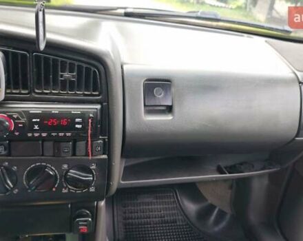 Синий Фольксваген Пассат, объемом двигателя 1.8 л и пробегом 445 тыс. км за 1850 $, фото 3 на Automoto.ua