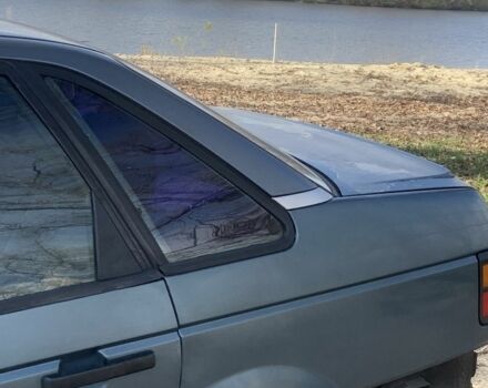 Синій Фольксваген Пассат, об'ємом двигуна 1.8 л та пробігом 320 тис. км за 1100 $, фото 11 на Automoto.ua