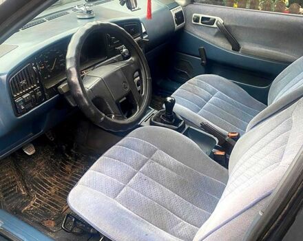 Синий Фольксваген Пассат, объемом двигателя 1.8 л и пробегом 280 тыс. км за 1800 $, фото 5 на Automoto.ua