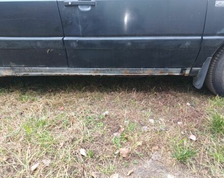 Синий Фольксваген Пассат, объемом двигателя 1.8 л и пробегом 560 тыс. км за 700 $, фото 3 на Automoto.ua