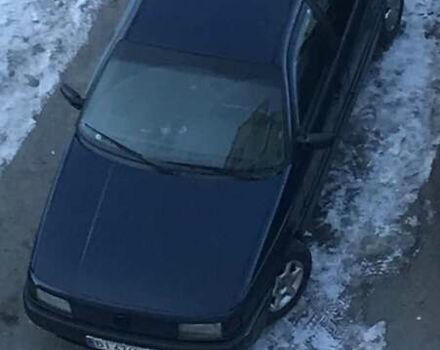 Синий Фольксваген Пассат, объемом двигателя 1.8 л и пробегом 300 тыс. км за 3000 $, фото 1 на Automoto.ua