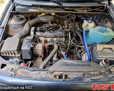 Синій Фольксваген Пассат, об'ємом двигуна 1.8 л та пробігом 450 тис. км за 2400 $, фото 13 на Automoto.ua