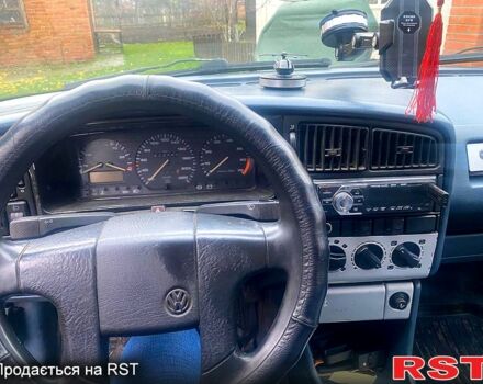 Синий Фольксваген Пассат, объемом двигателя 1.8 л и пробегом 280 тыс. км за 1800 $, фото 3 на Automoto.ua