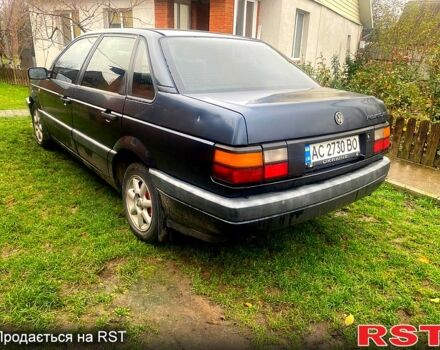 Синий Фольксваген Пассат, объемом двигателя 1.8 л и пробегом 280 тыс. км за 1800 $, фото 4 на Automoto.ua